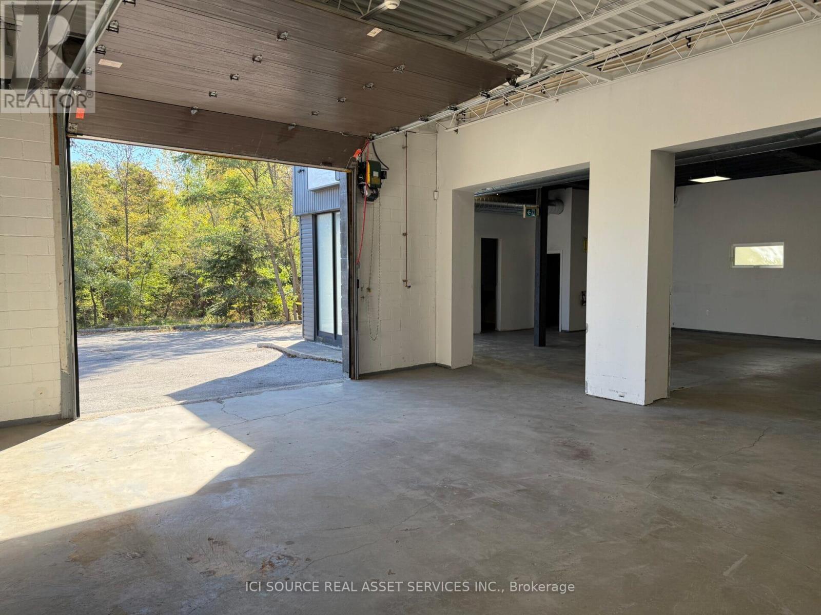 224 Bradford Street, Barrie, Ontario  L4N 3B6 - Photo 9 - S12489538