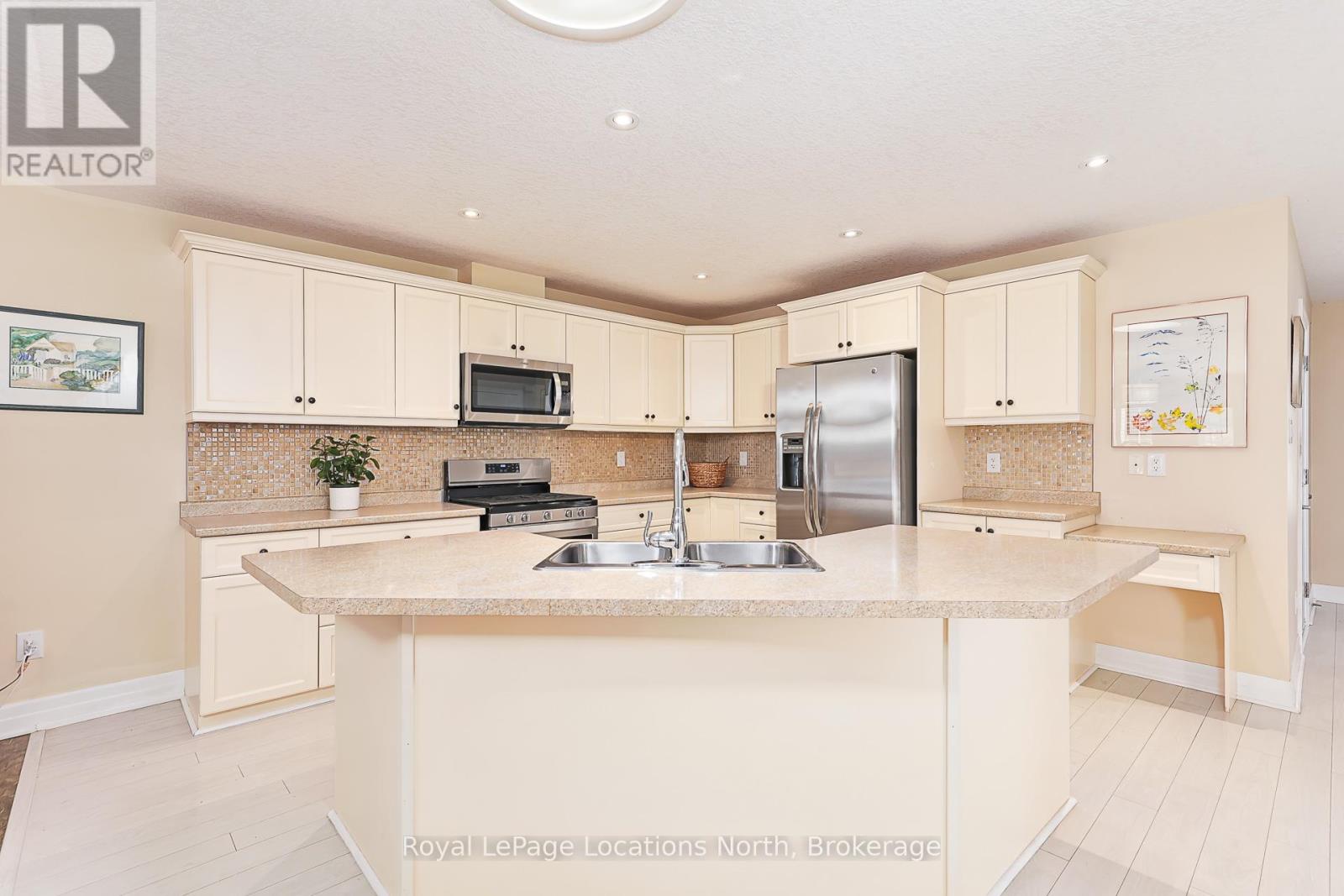 46 New York Avenue, Wasaga Beach, Ontario  L9Z 3A8 - Photo 14 - S12495386