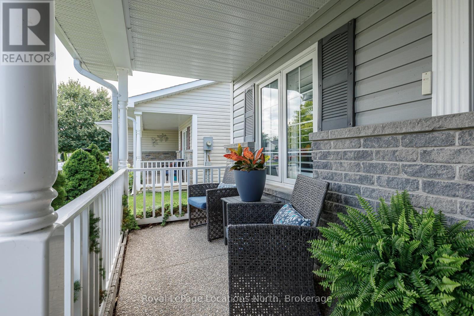 46 New York Avenue, Wasaga Beach, Ontario  L9Z 3A8 - Photo 4 - S12495386