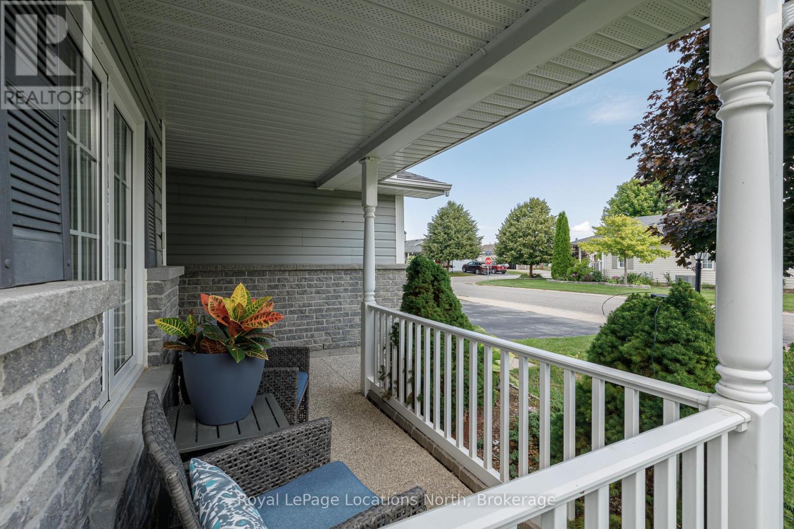 46 New York Avenue, Wasaga Beach, Ontario  L9Z 3A8 - Photo 5 - S12495386