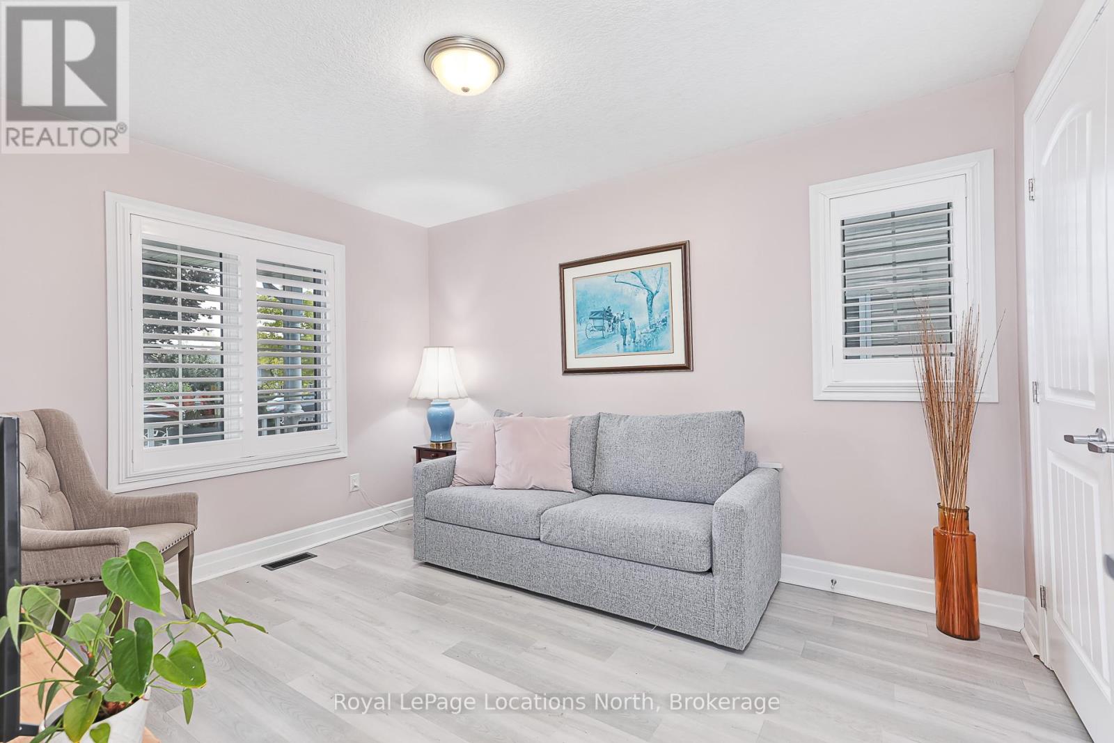 46 New York Avenue, Wasaga Beach, Ontario  L9Z 3A8 - Photo 7 - S12495386