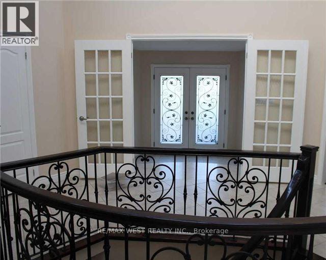 90 Stephanie Boulevard, Vaughan, Ontario  L4L 1A6 - Photo 6 - N12495344