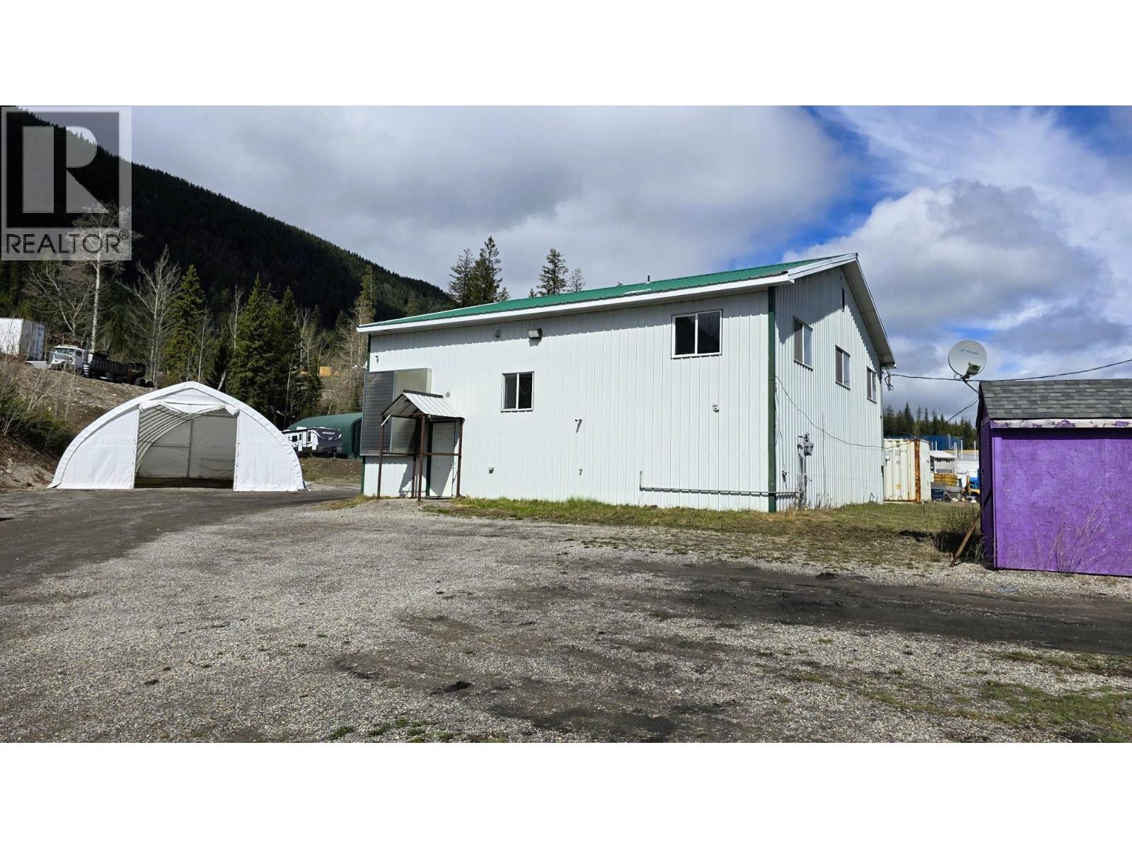 7 Inkaneep Road, Elkford, British Columbia
