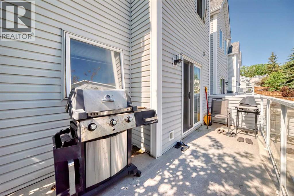 12 Stradwick Rise Sw, Calgary, Alberta  T3H 3H1 - Photo 11 - A2232962