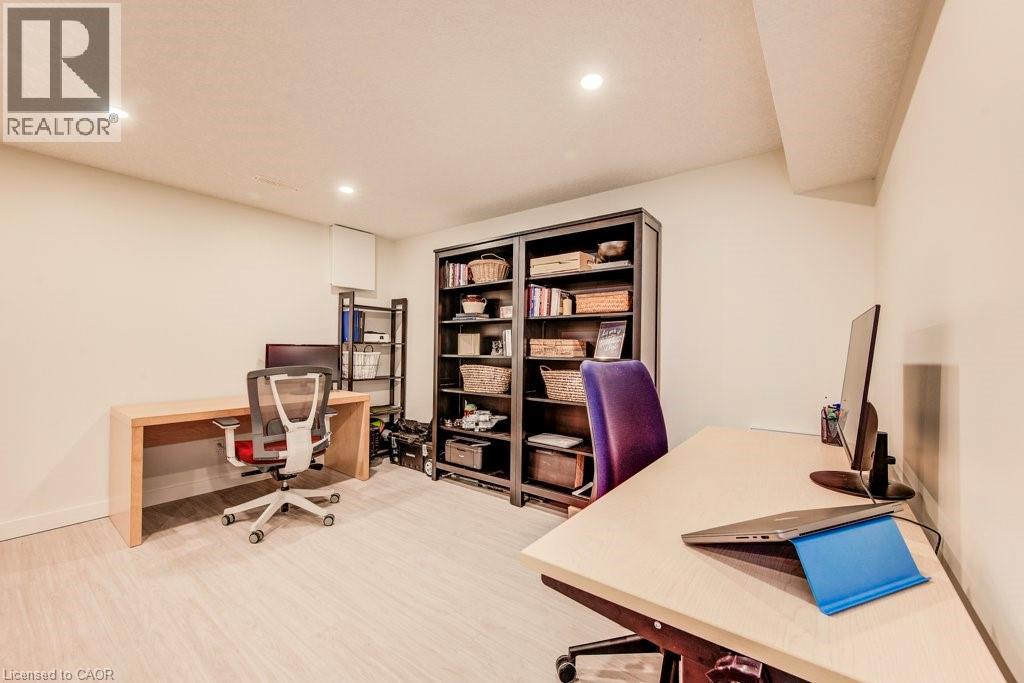 558 Sprucehill Avenue, Waterloo, Ontario  N2L 4V7 - Photo 23 - 40769420