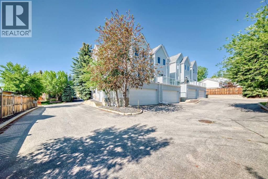 12 Stradwick Rise Sw, Calgary, Alberta  T3H 3H1 - Photo 34 - A2232962