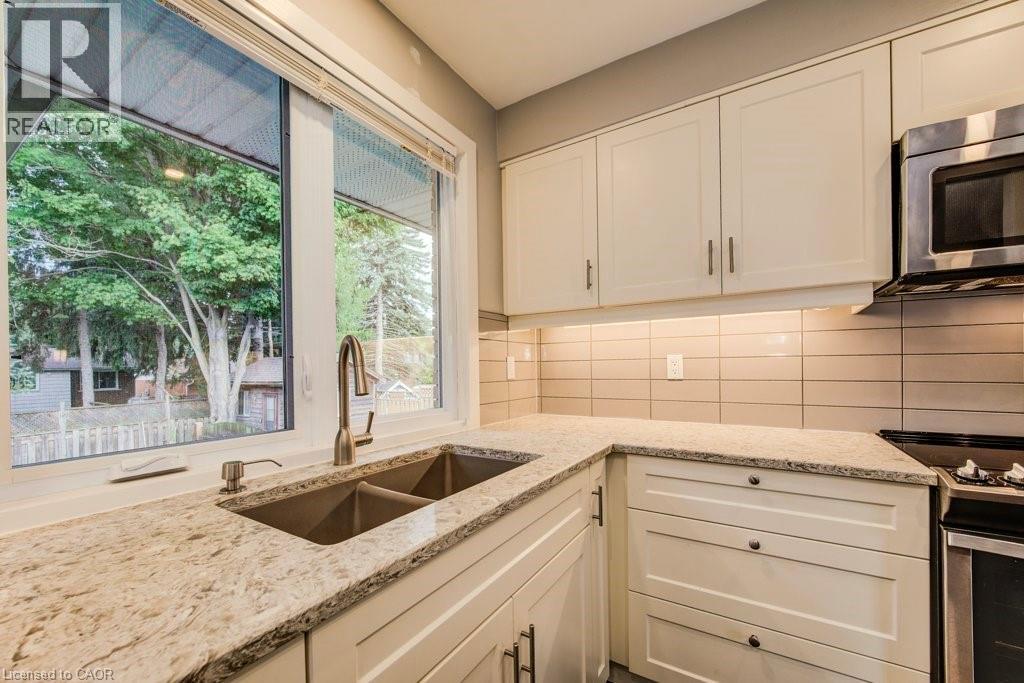 558 Sprucehill Avenue, Waterloo, Ontario  N2L 4V7 - Photo 11 - 40769420