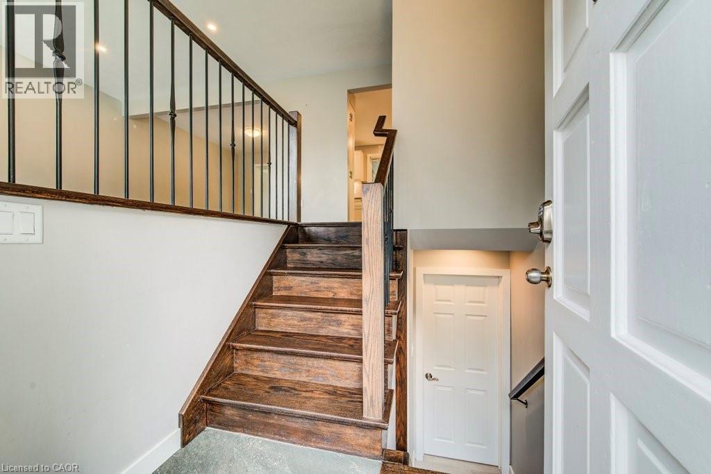 558 Sprucehill Avenue, Waterloo, Ontario  N2L 4V7 - Photo 3 - 40769420