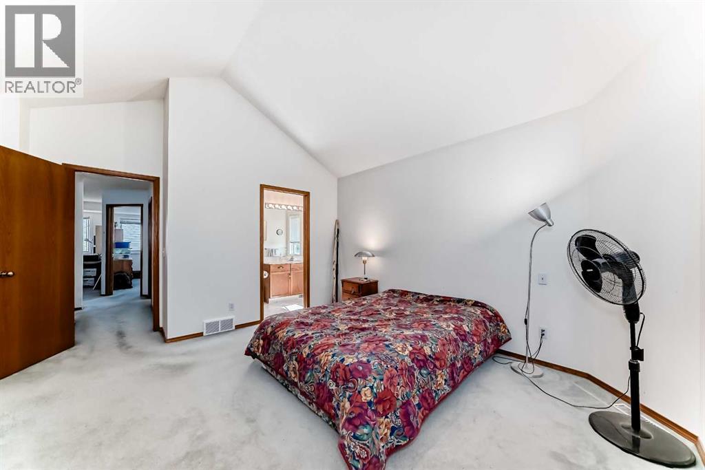 12 Stradwick Rise Sw, Calgary, Alberta  T3H 3H1 - Photo 21 - A2232962