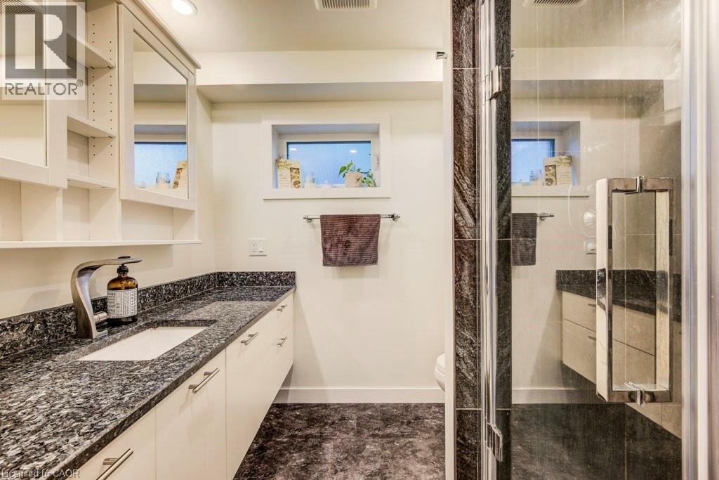 558 Sprucehill Avenue, Waterloo, Ontario  N2L 4V7 - Photo 22 - 40769420