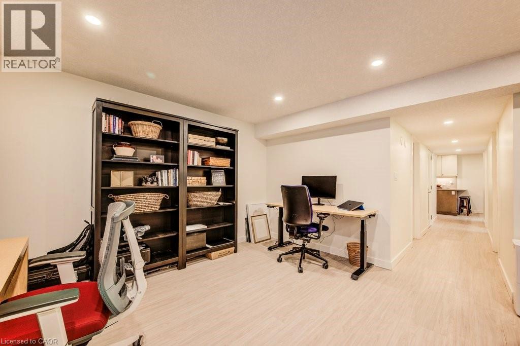 558 Sprucehill Avenue, Waterloo, Ontario  N2L 4V7 - Photo 24 - 40769420