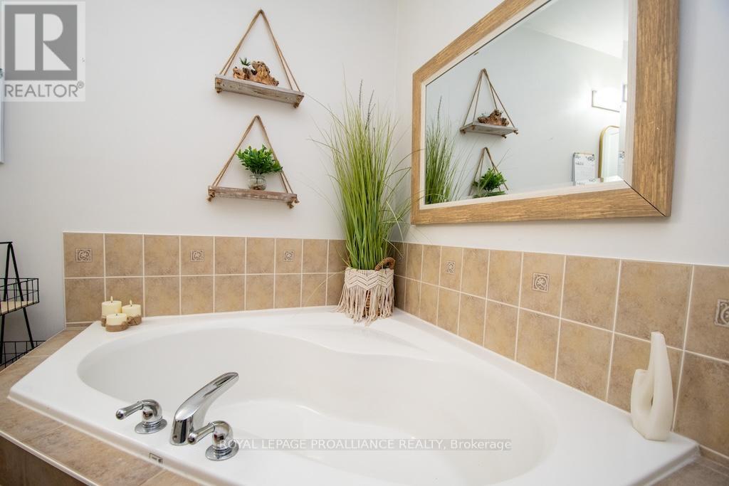 1479 Tamblin Way, Peterborough, Ontario  K9K 2L9 - Photo 26 - X12495454