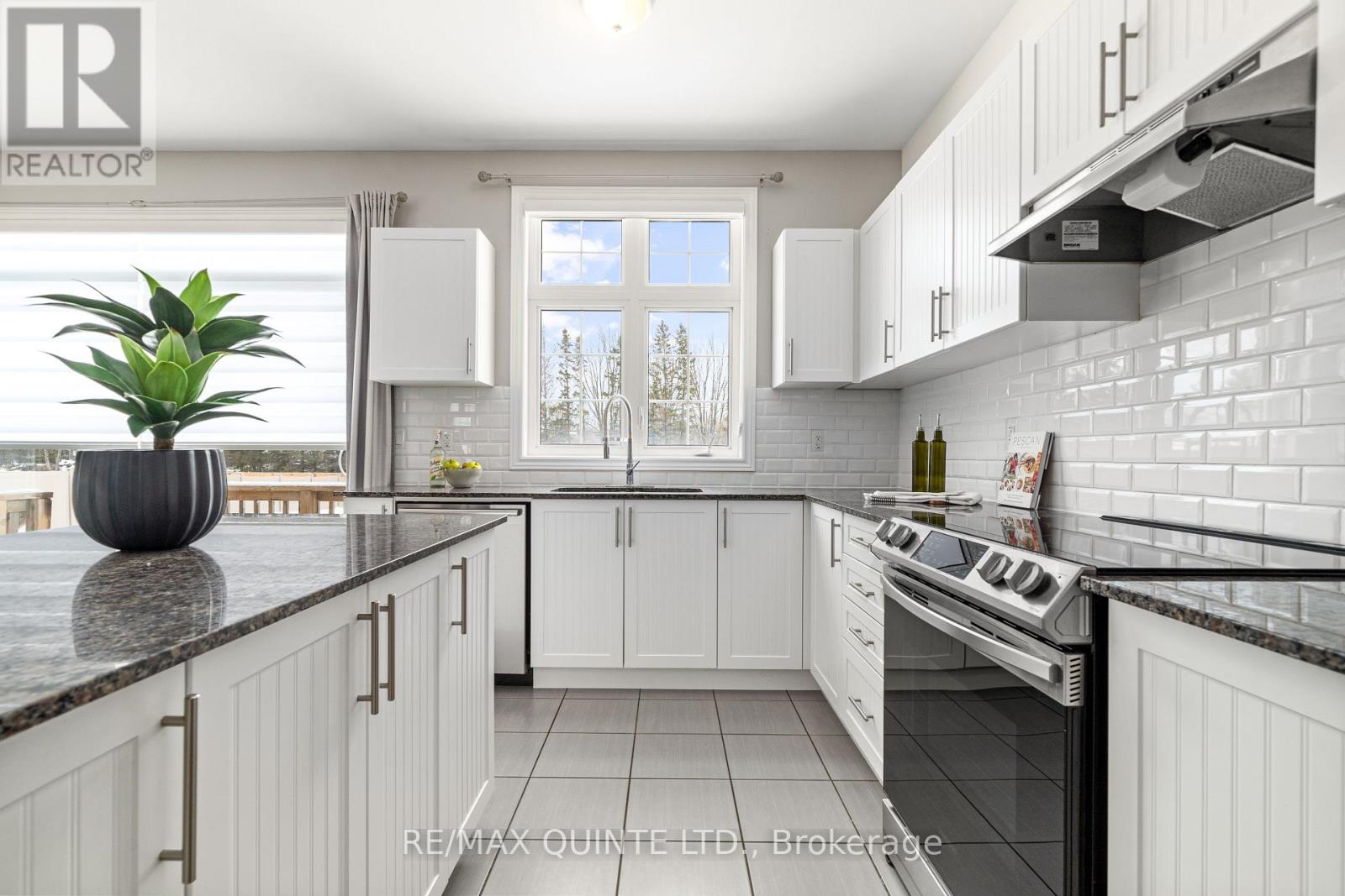 61 Summer Breeze Drive, Quinte West (Murray Ward), Ontario  K0K 1L0 - Photo 13 - X12495650