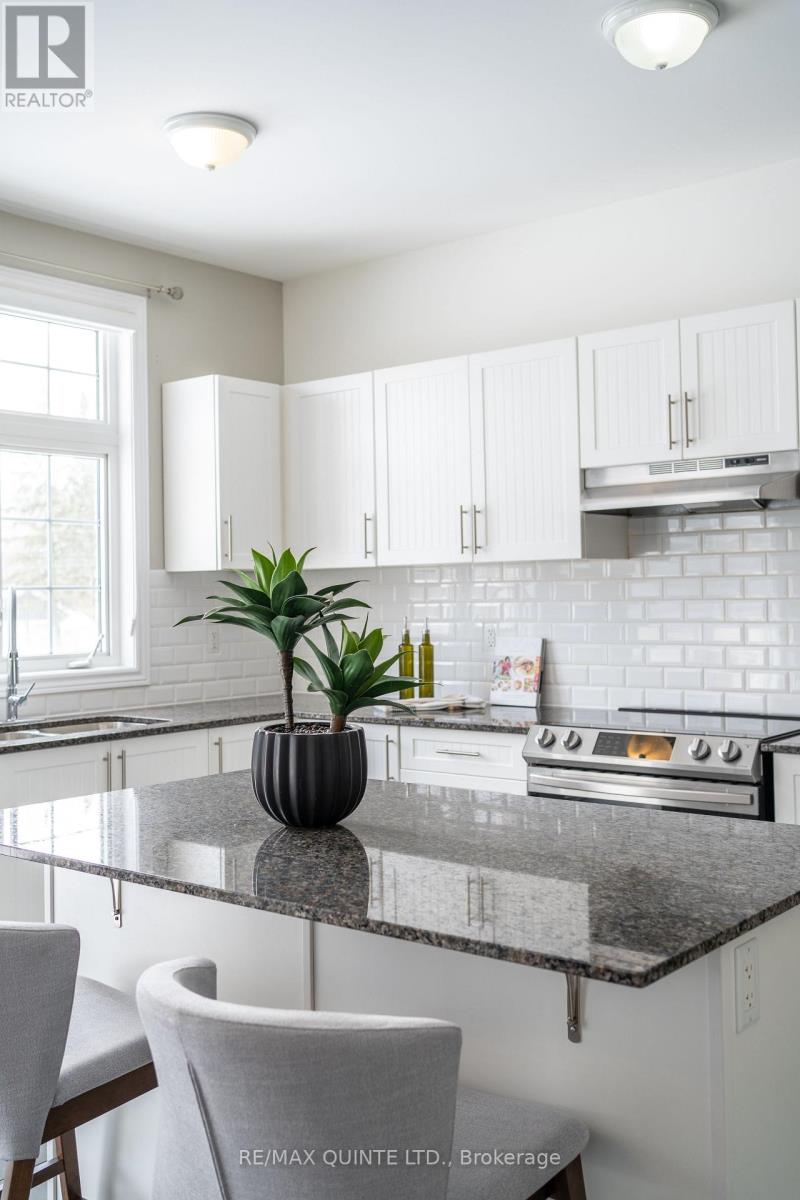 61 Summer Breeze Drive, Quinte West (Murray Ward), Ontario  K0K 1L0 - Photo 14 - X12495650