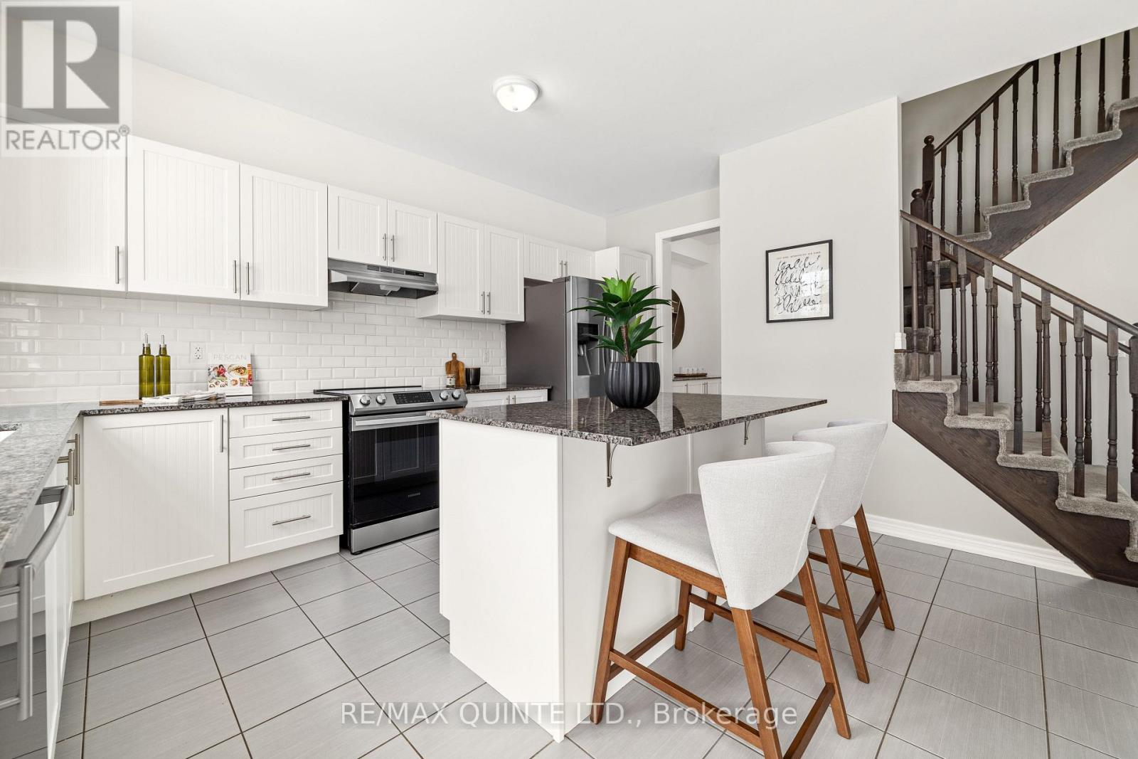 61 Summer Breeze Drive, Quinte West (Murray Ward), Ontario  K0K 1L0 - Photo 16 - X12495650