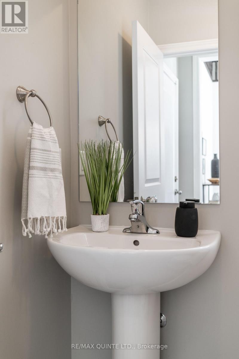 61 Summer Breeze Drive, Quinte West (Murray Ward), Ontario  K0K 1L0 - Photo 26 - X12495650