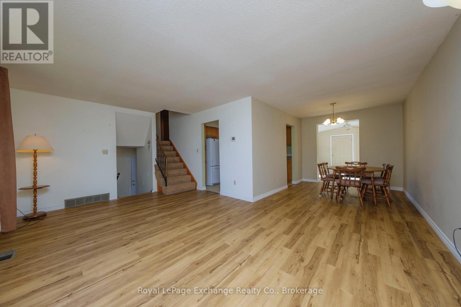 28 Heather Boulevard, Huron-Kinloss, Ontario  N2Z 2M6 - Photo 8 - X12495494