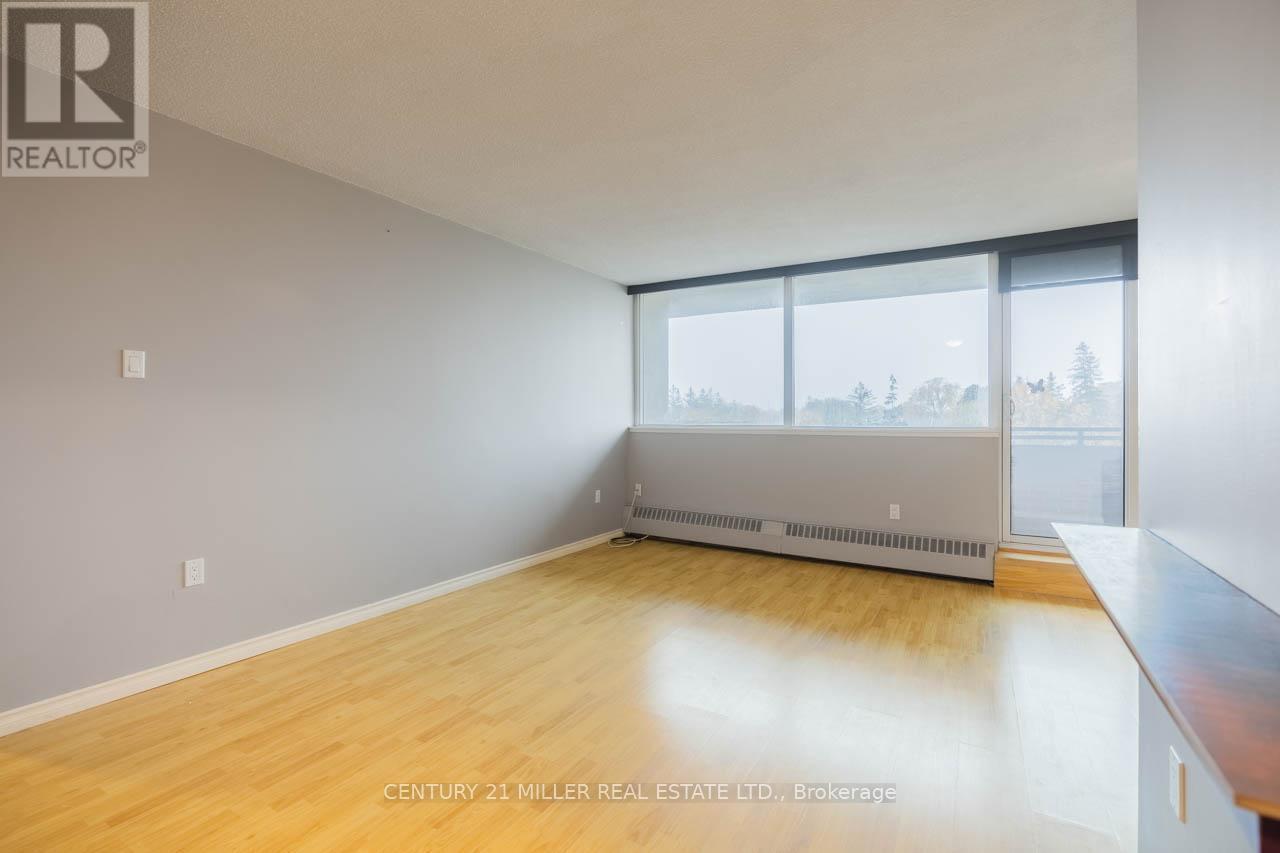 405 - 2301 Derry Road W, Mississauga, Ontario  L5N 2R4 - Photo 5 - W12495262