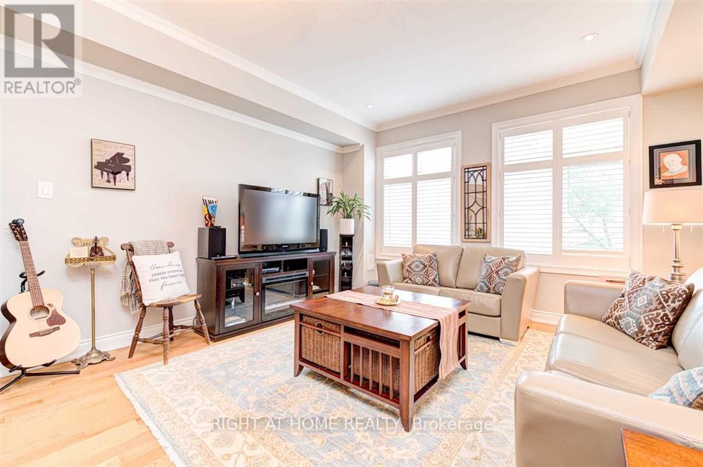 6 - 99 Brant Street, Oakville, Ontario  L6K 2Z5 - Photo 5 - W12495274