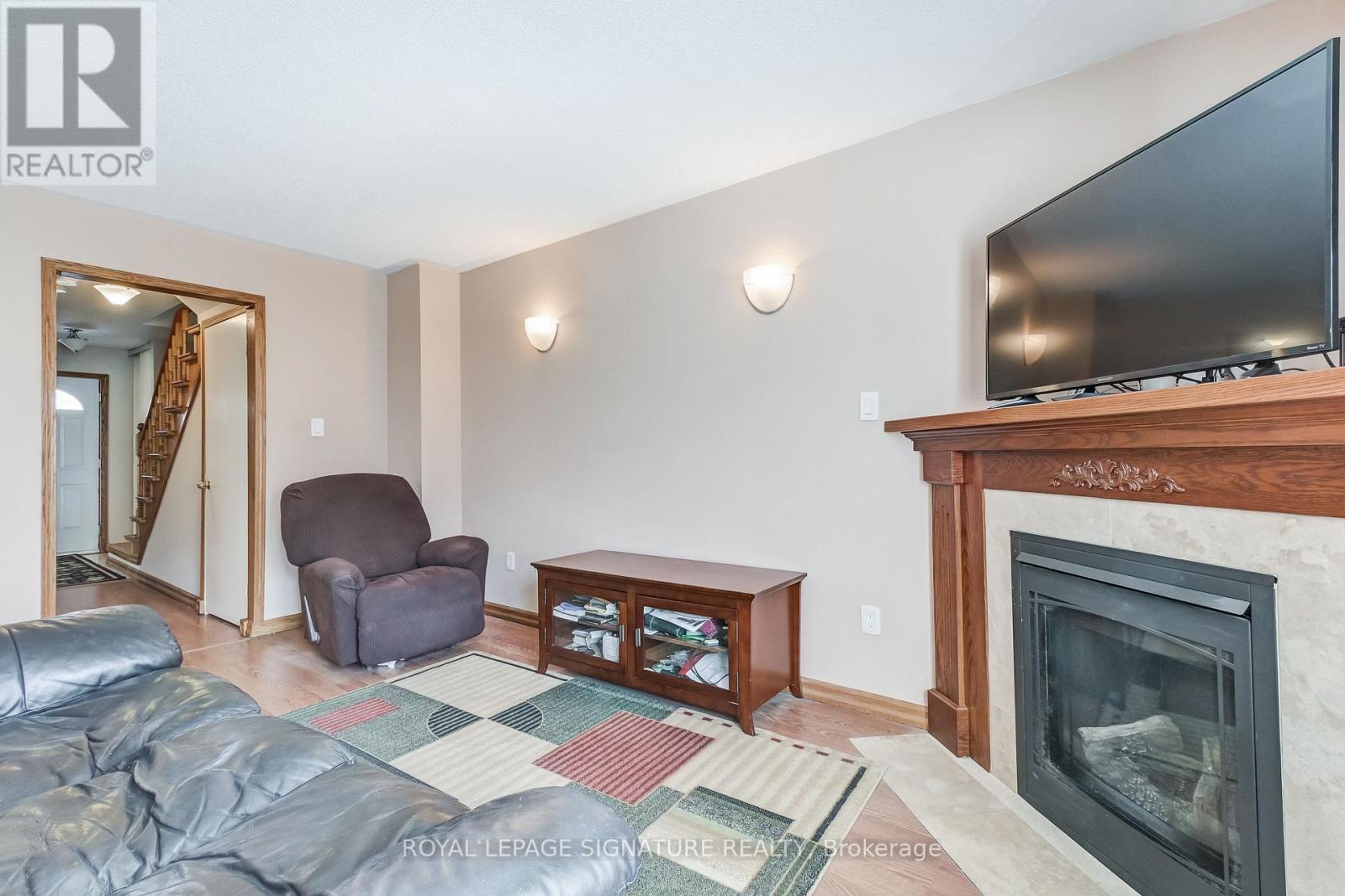 195 Howard Crescent, Orangeville, Ontario  L9W 4W5 - Photo 17 - W12495328