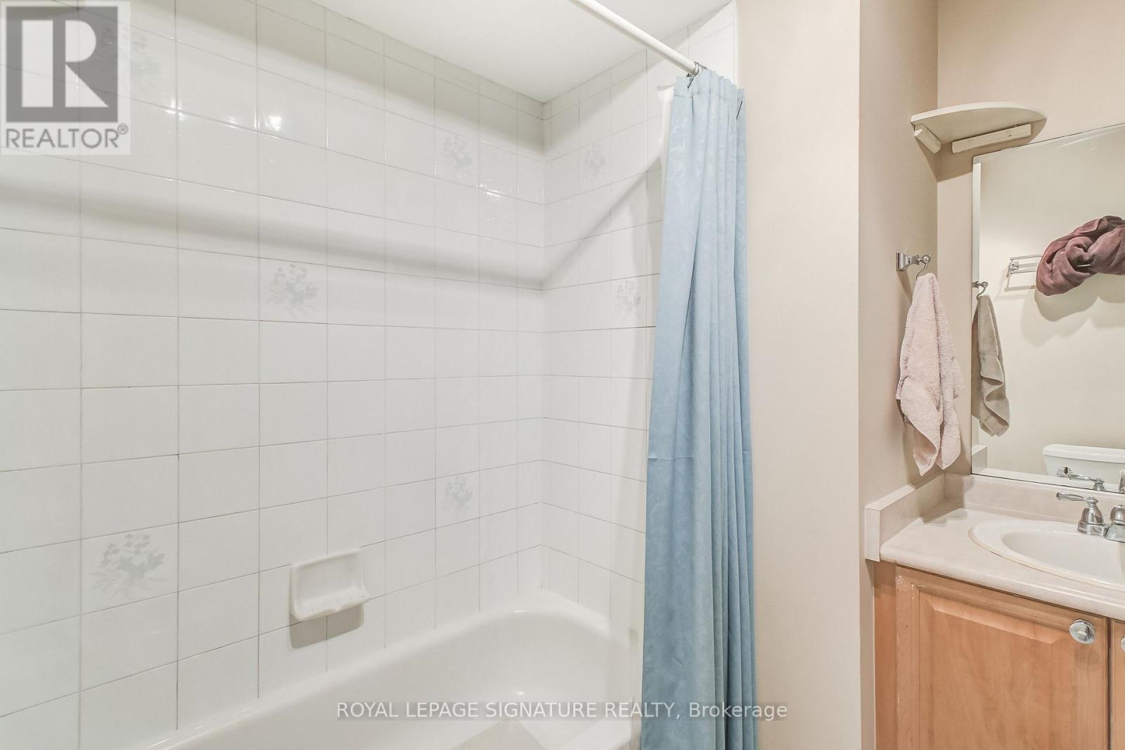 195 Howard Crescent, Orangeville, Ontario  L9W 4W5 - Photo 21 - W12495328