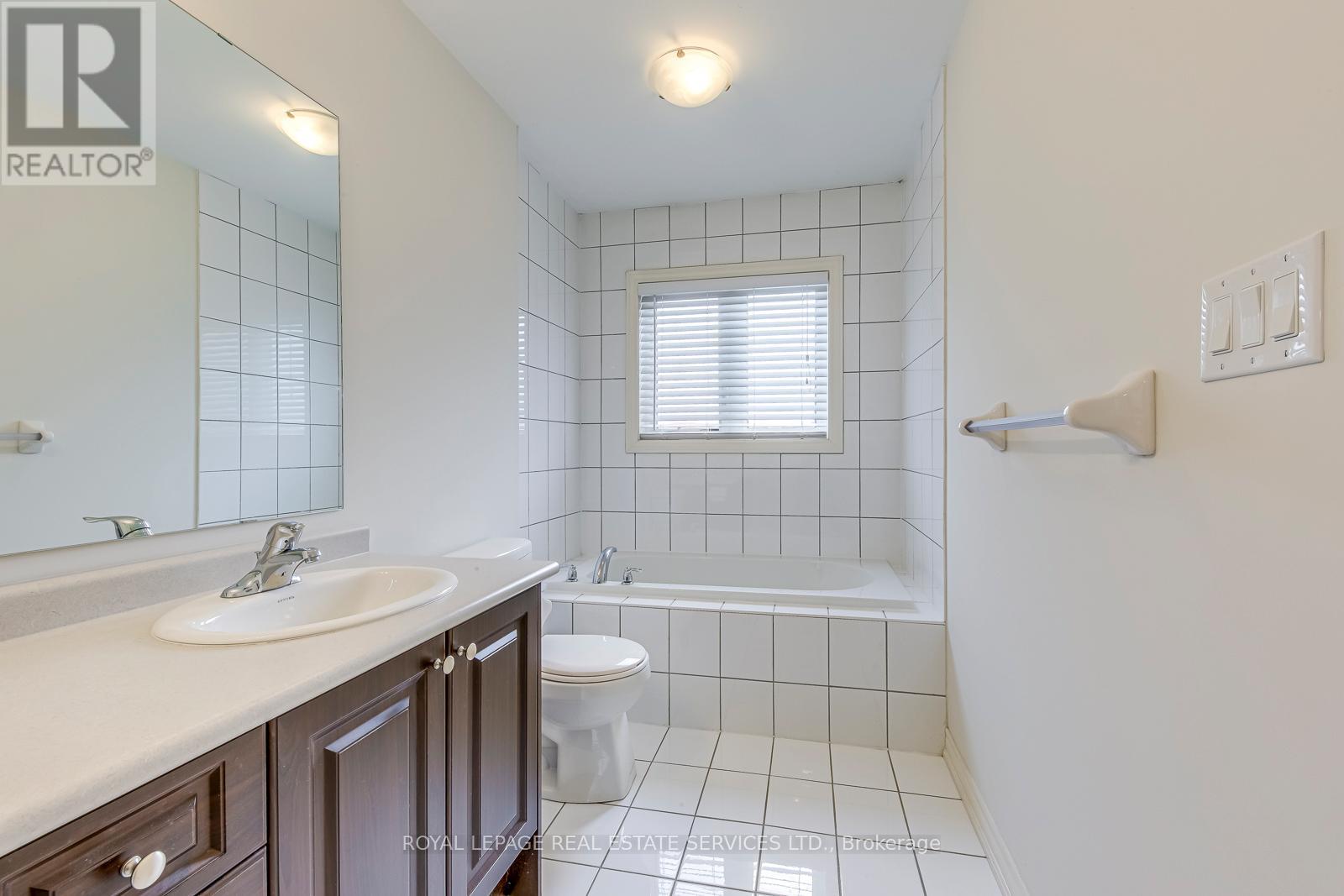 420 George Ryan Avenue, Oakville, Ontario  L6H 0S2 - Photo 24 - W12495346