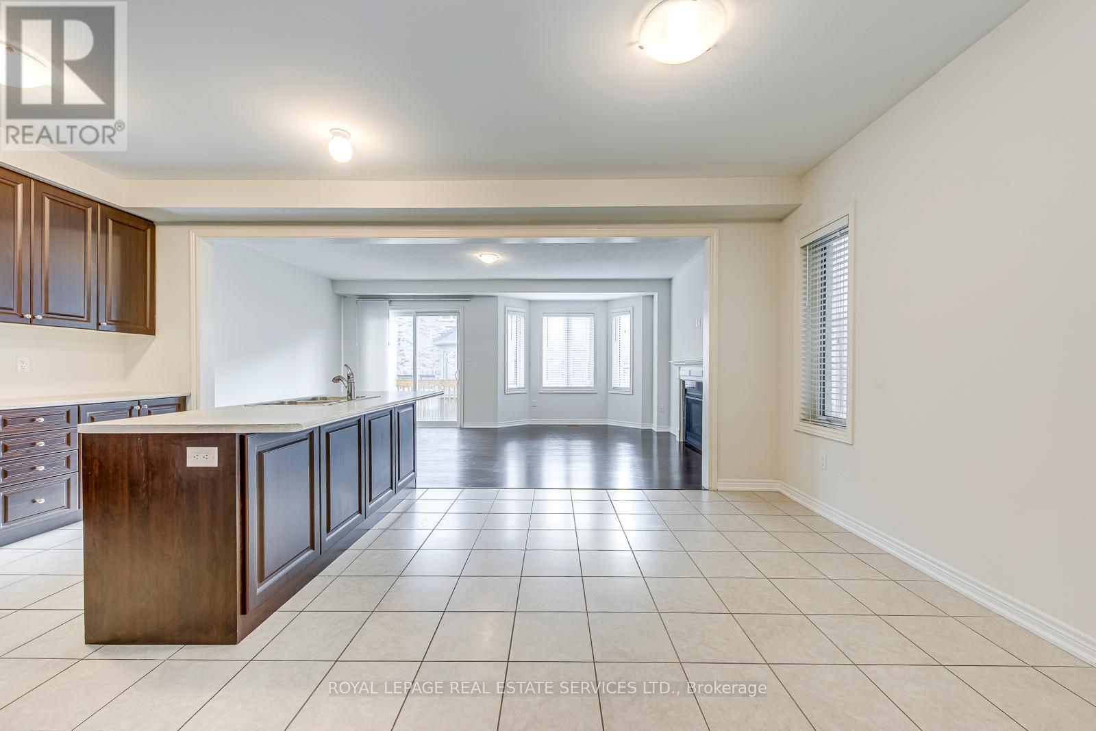 420 George Ryan Avenue, Oakville, Ontario  L6H 0S2 - Photo 6 - W12495346