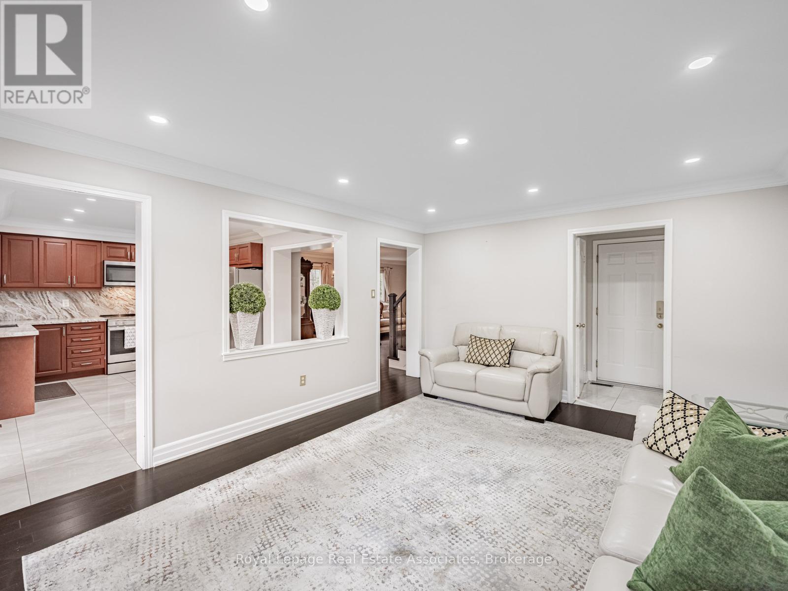 6214 Miriam Way, Mississauga (Lisgar), Ontario  L5N 8J6 - Photo 12 - W12495364