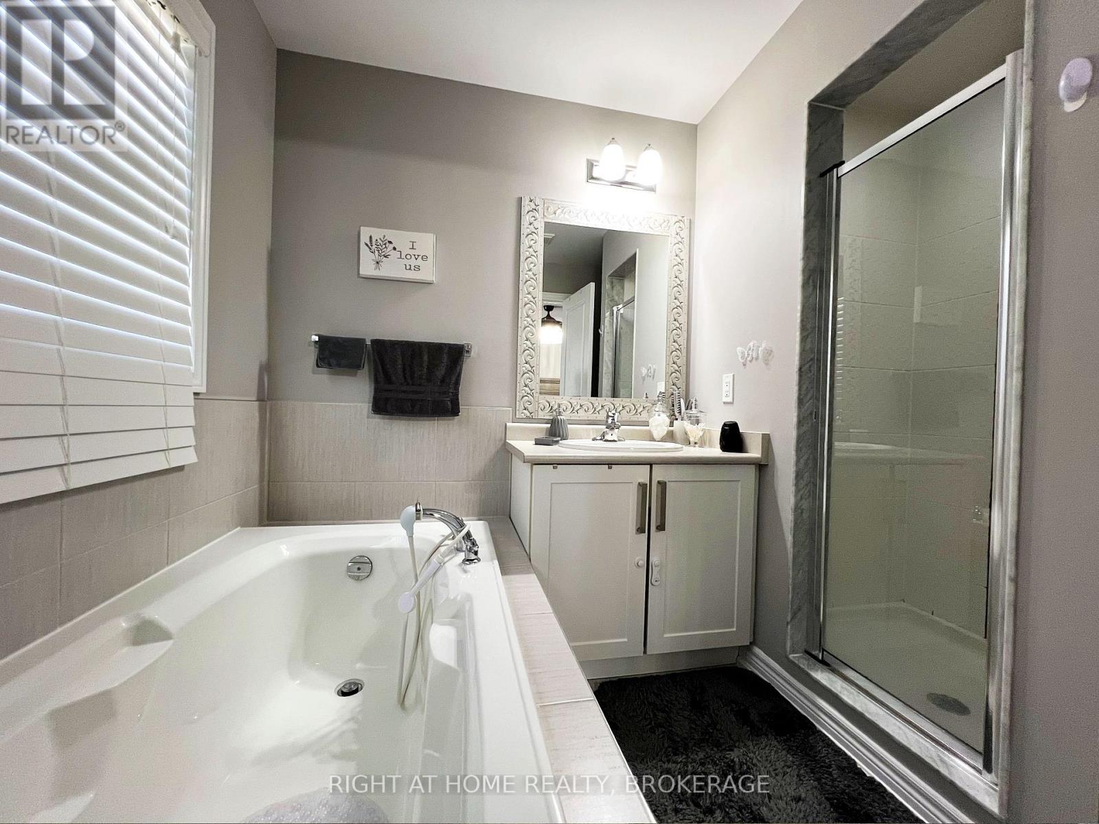 33 - 541 Winston Road, Grimsby, Ontario  L3M 0C5 - Photo 13 - X12402717