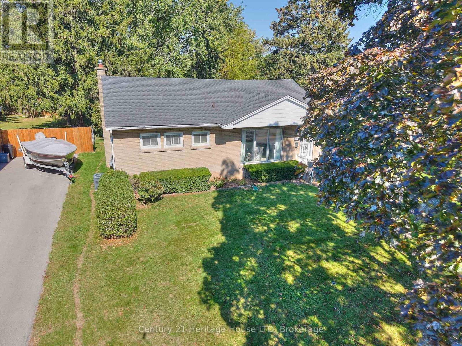 6281 Burdette Drive, Niagara Falls, Ontario  L2E 5H1 - Photo 2 - X12436995