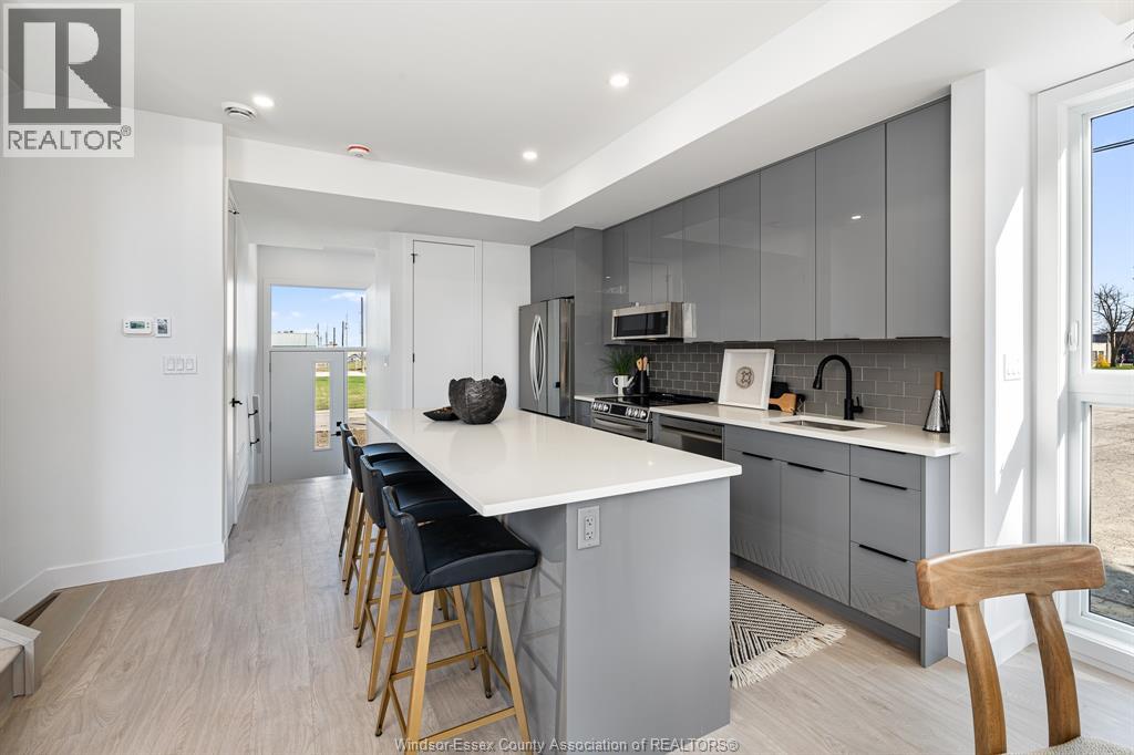 2035 Seneca Street, Windsor, Ontario  N8W 2Z9 - Photo 3 - 25027668