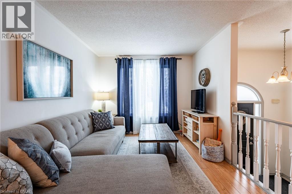 Photo 10 at 8 Digby Court, Brantford Photo 10 at 8 Digby Court, Brantford