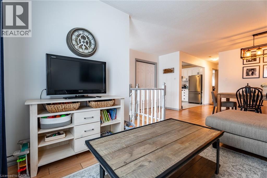 Photo 11 at 8 Digby Court, Brantford Photo 11 at 8 Digby Court, Brantford