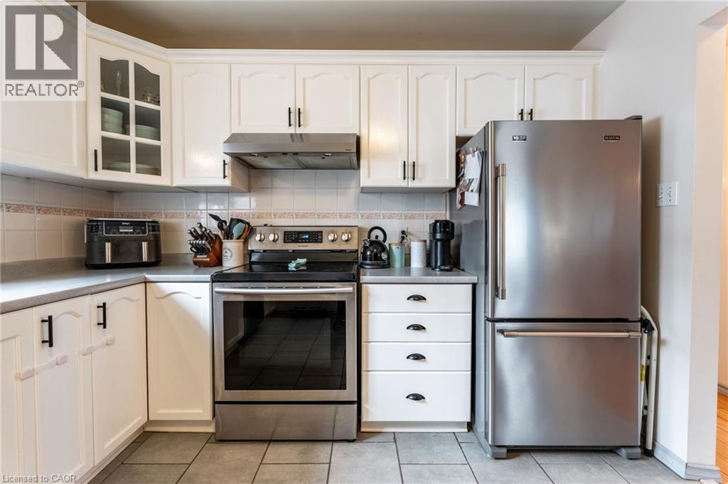 Photo 16 at 8 Digby Court, Brantford Photo 16 at 8 Digby Court, Brantford