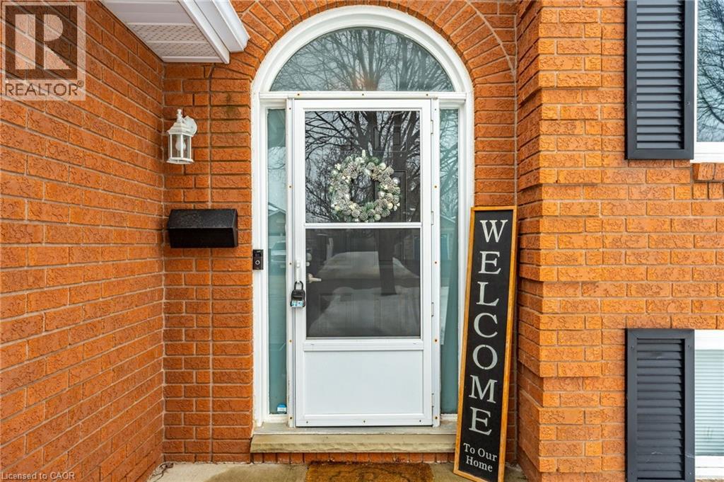 Photo 2 at 8 Digby Court, Brantford Photo 2 at 8 Digby Court, Brantford