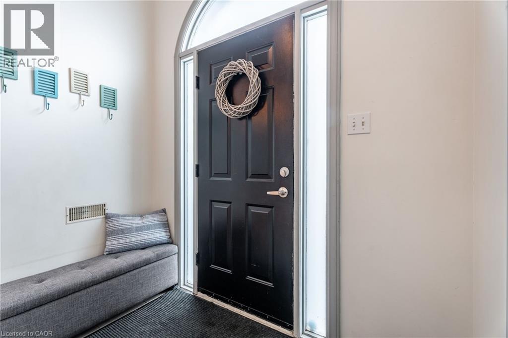 Photo 5 at 8 Digby Court, Brantford Photo 5 at 8 Digby Court, Brantford