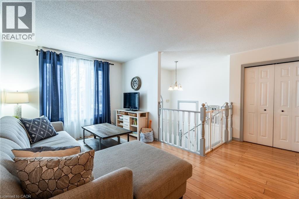 Photo 9 at 8 Digby Court, Brantford Photo 9 at 8 Digby Court, Brantford