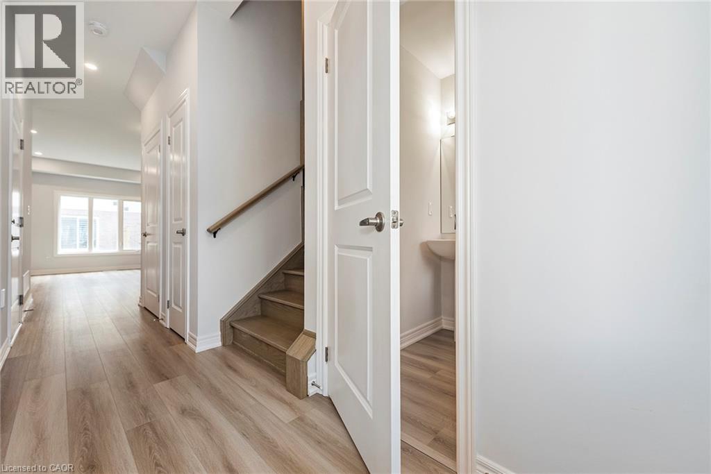 205 Thames Way Unit# 28, Hamilton, Ontario  L0R 1W0 - Photo 3 - 40784657