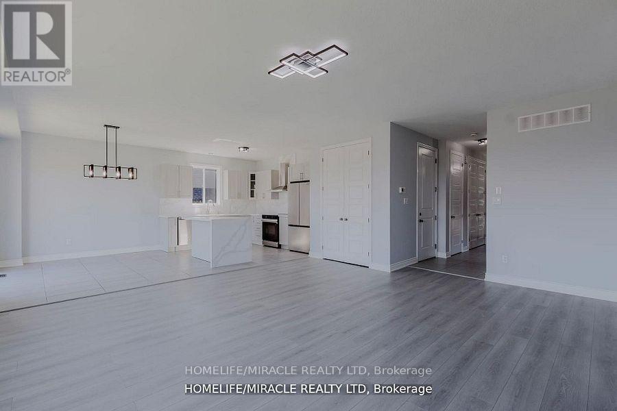 13 Brookfield Court, Ingersoll (Ingersoll - South), Ontario  N5C 0C4 - Photo 6 - X12495254