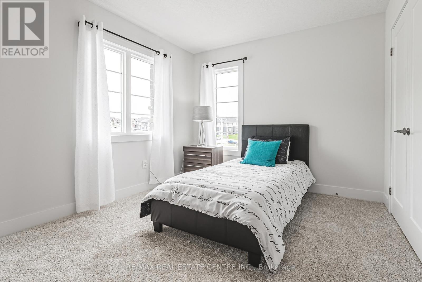 546 Benninger Drive, Kitchener, Ontario  N2E 0C9 - Photo 33 - X12495278