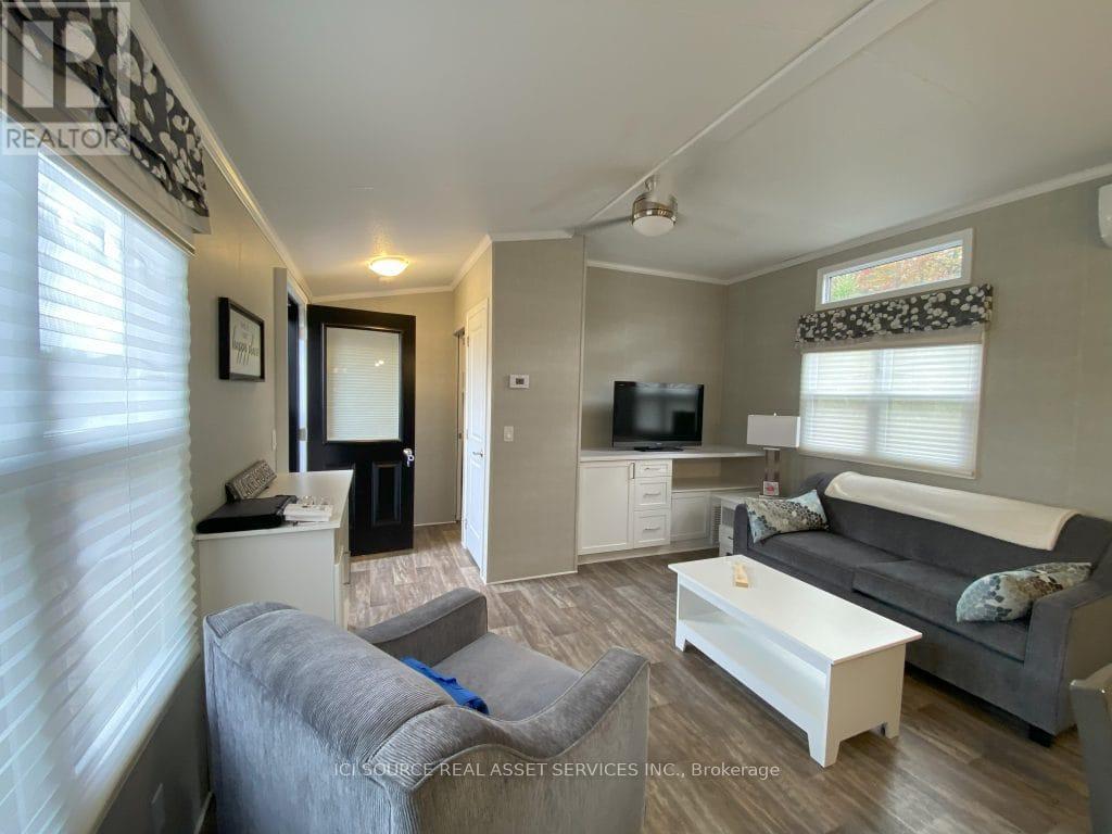 Bbt098 - 1047 Bonnie Lake Camp Road, Bracebridge (Macaulay), Ontario  P1L 1W9 - Photo 3 - X12495332