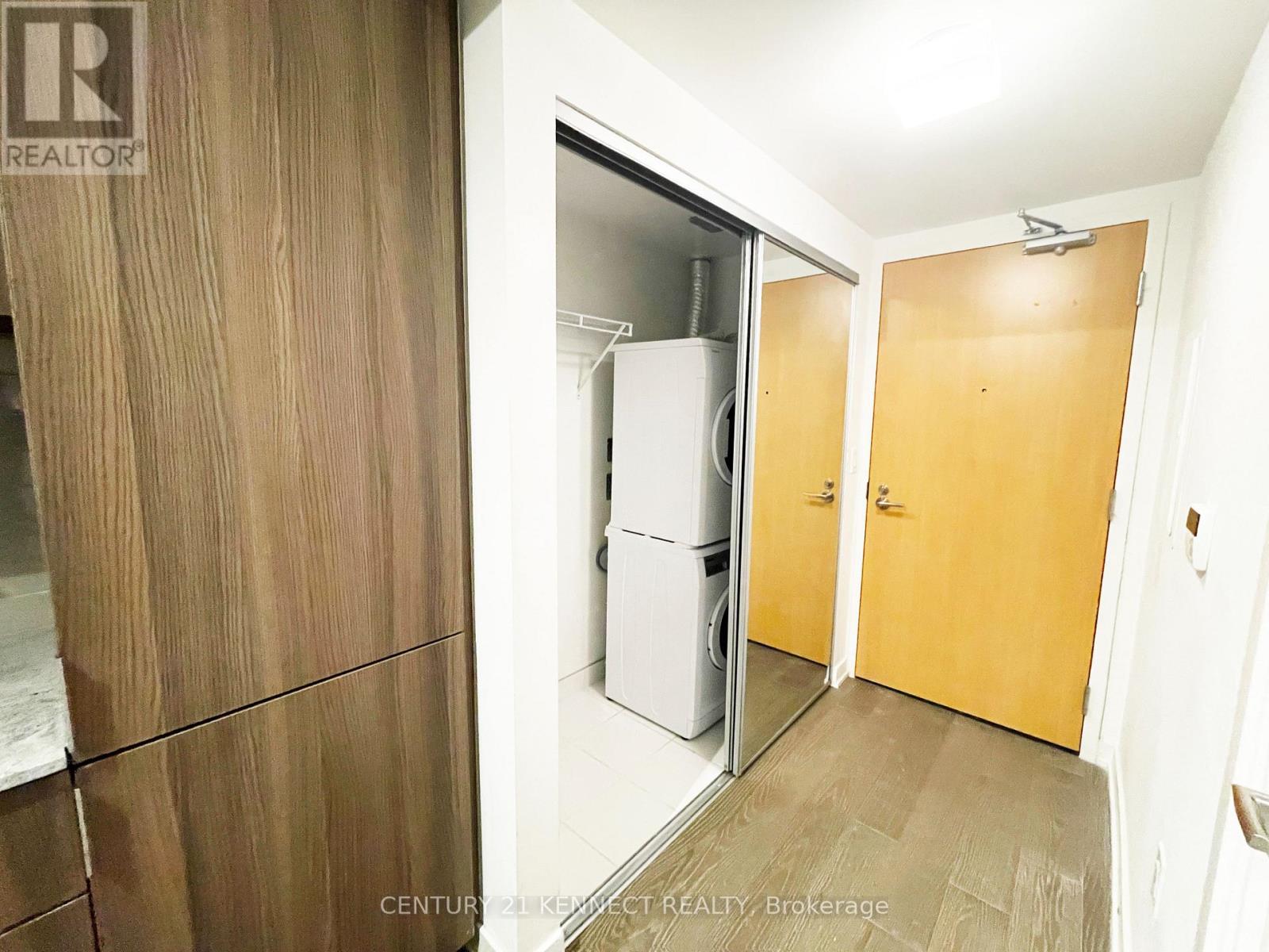 4312 - 11 Wellesley Street W, Toronto, Ontario  M4Y 0G4 - Photo 6 - C12495398