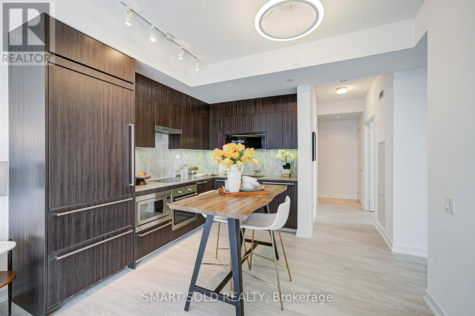 305 - 90 Queens Wharf Road, Toronto, Ontario  M5V 0J4 - Photo 12 - C12495410