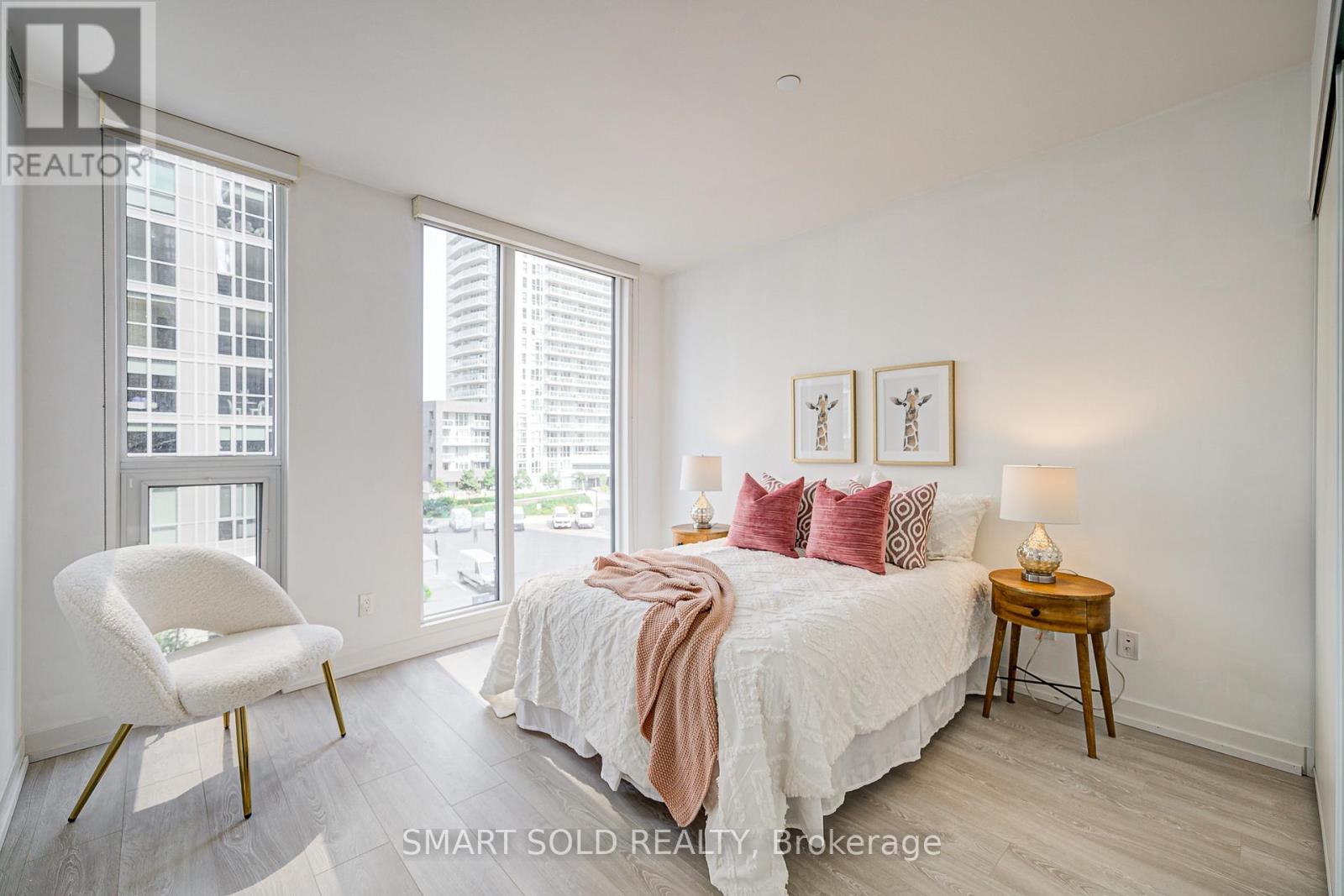 305 - 90 Queens Wharf Road, Toronto, Ontario  M5V 0J4 - Photo 19 - C12495410