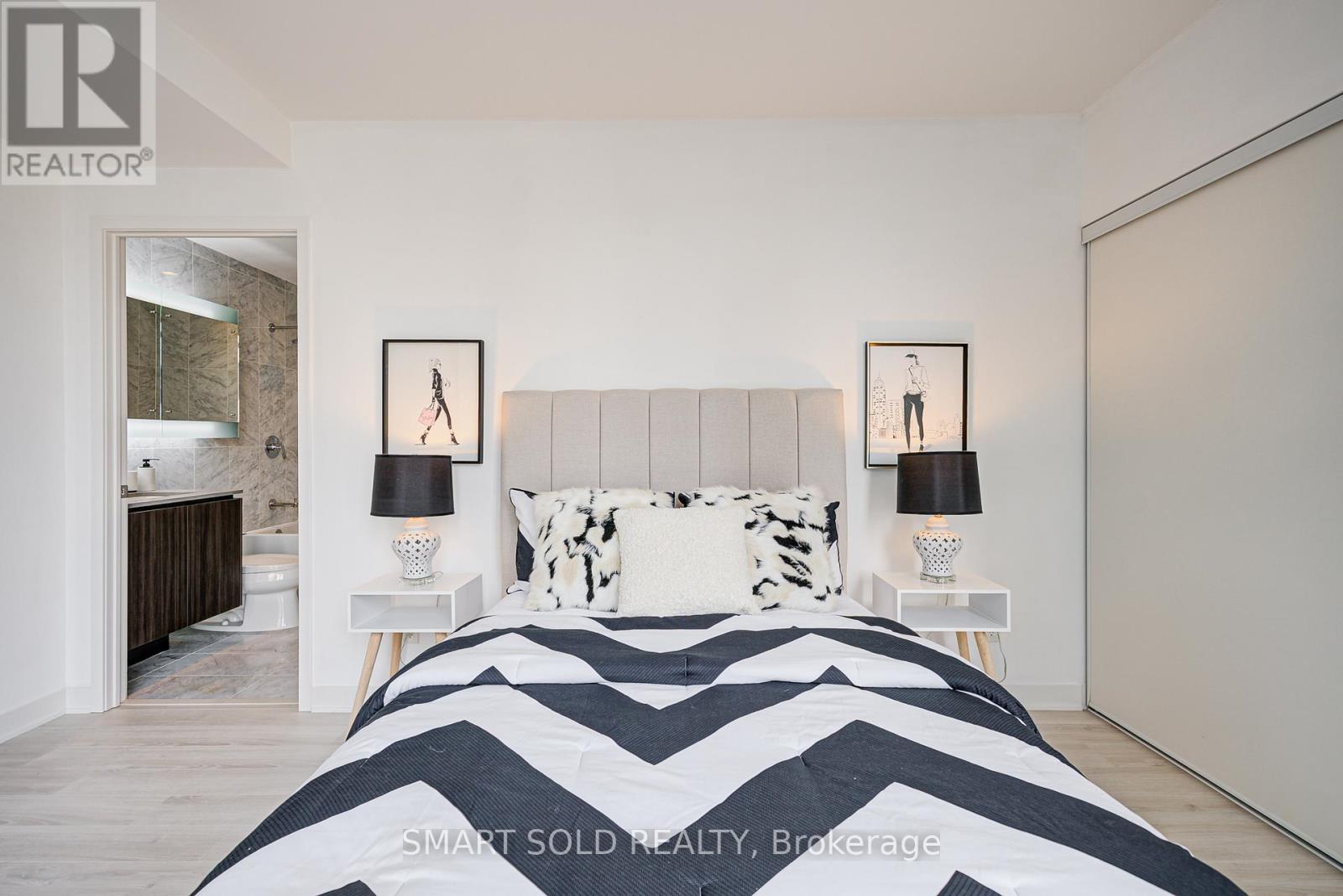 305 - 90 Queens Wharf Road, Toronto, Ontario  M5V 0J4 - Photo 23 - C12495410