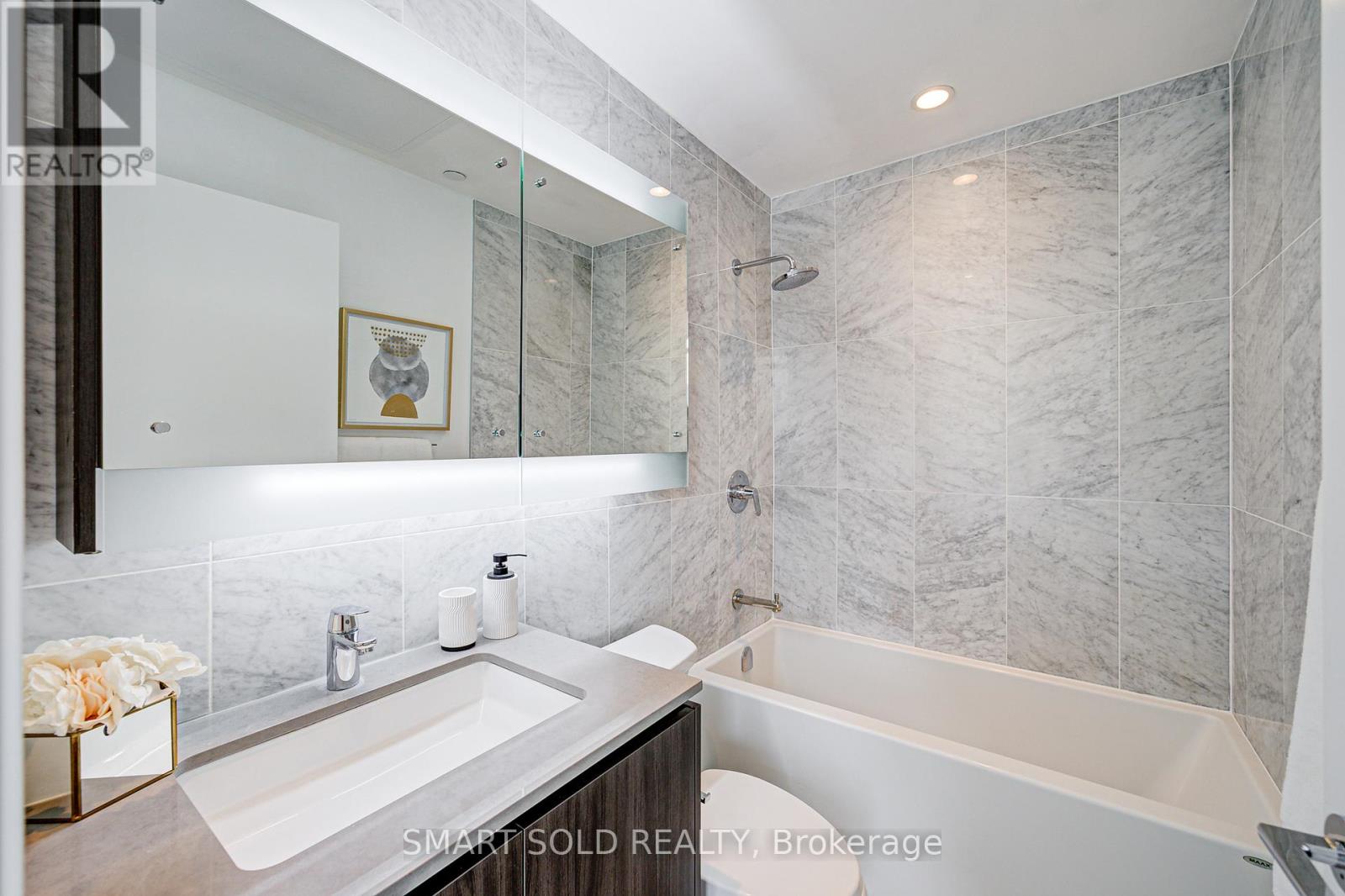 305 - 90 Queens Wharf Road, Toronto, Ontario  M5V 0J4 - Photo 27 - C12495410