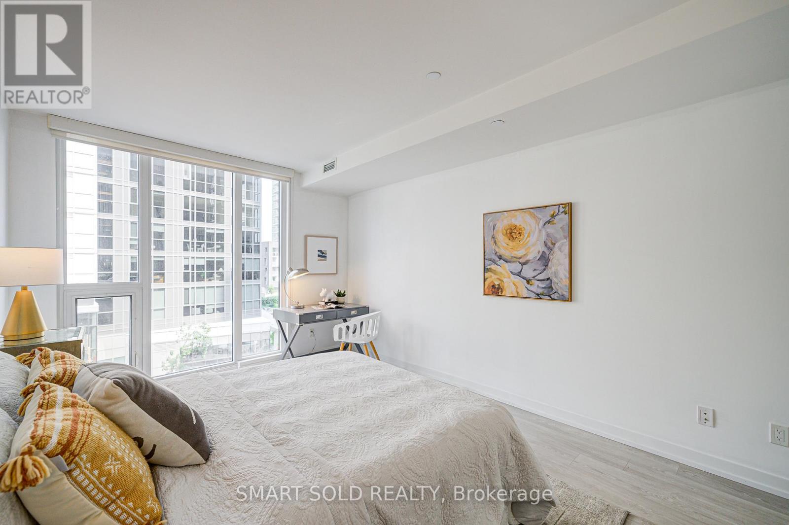 305 - 90 Queens Wharf Road, Toronto, Ontario  M5V 0J4 - Photo 32 - C12495410