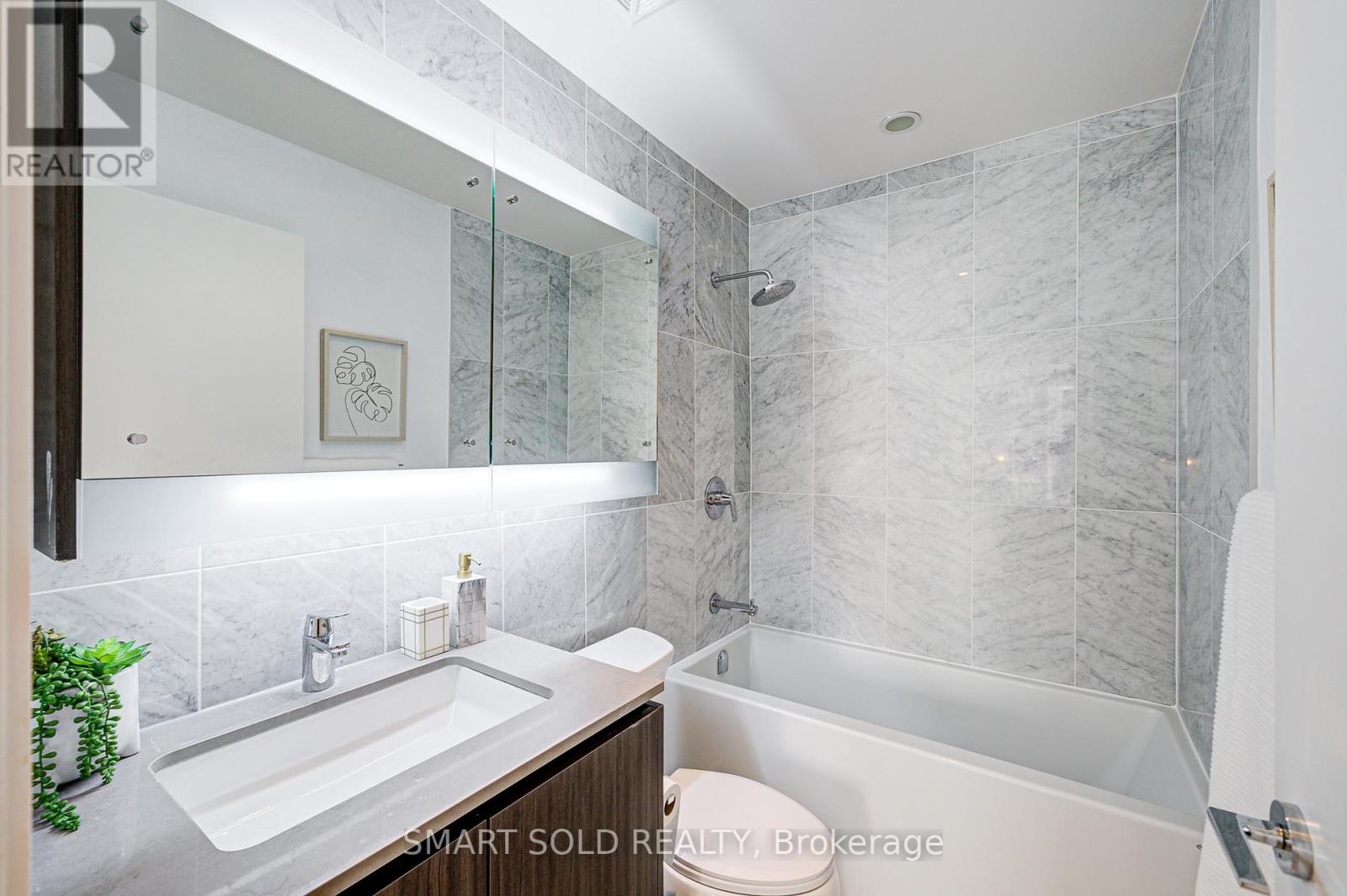 305 - 90 Queens Wharf Road, Toronto, Ontario  M5V 0J4 - Photo 34 - C12495410