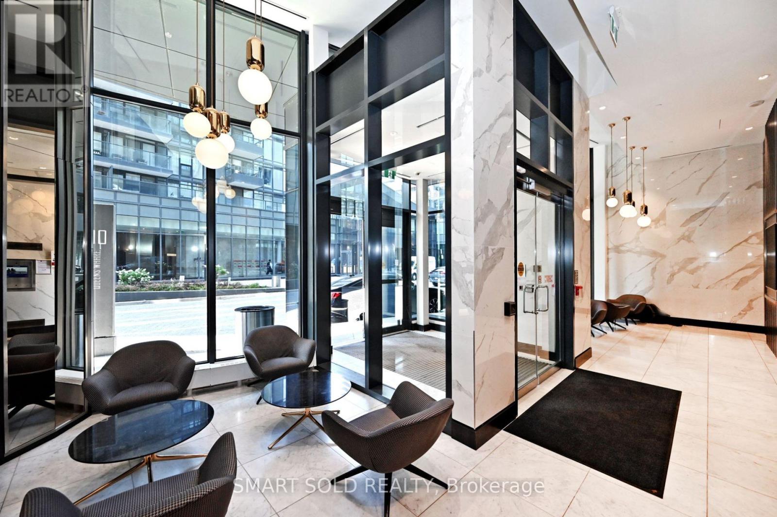 305 - 90 Queens Wharf Road, Toronto, Ontario  M5V 0J4 - Photo 4 - C12495410