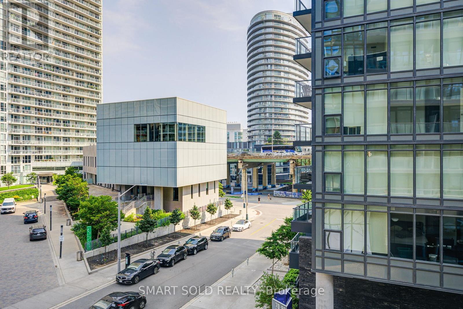 305 - 90 Queens Wharf Road, Toronto, Ontario  M5V 0J4 - Photo 42 - C12495410